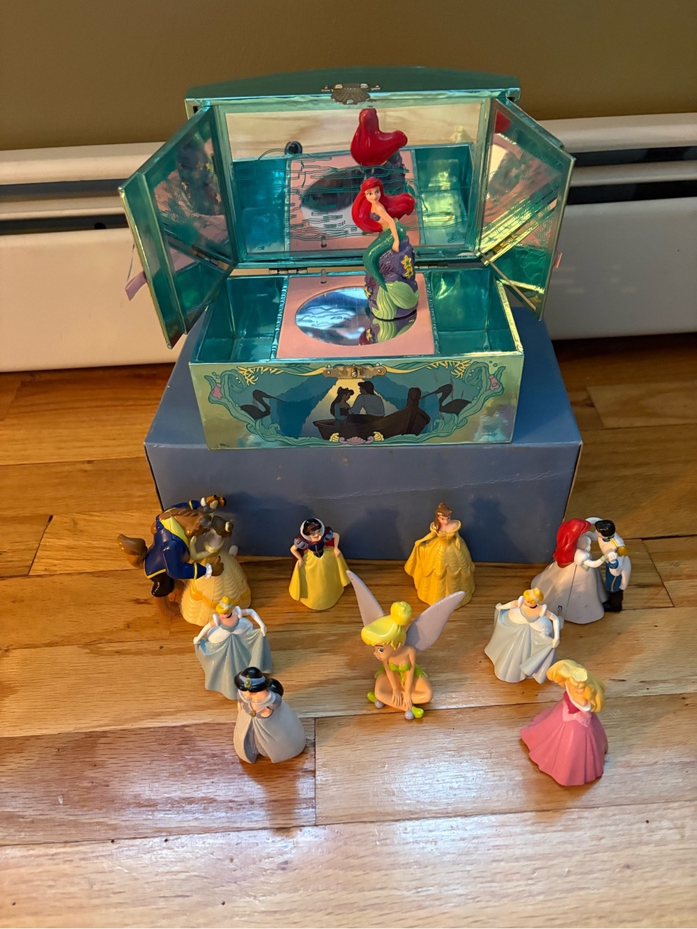 Disney Turquoise Princess Music Jewelry Box with Ariel and Figurines